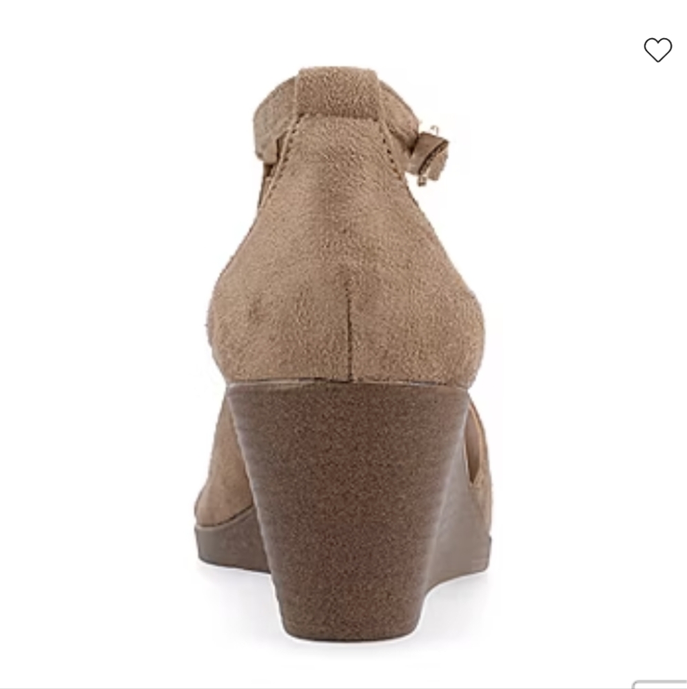 Journee Collection Kedzie Wedge Sandal, Taupe - Picture 4 of 9